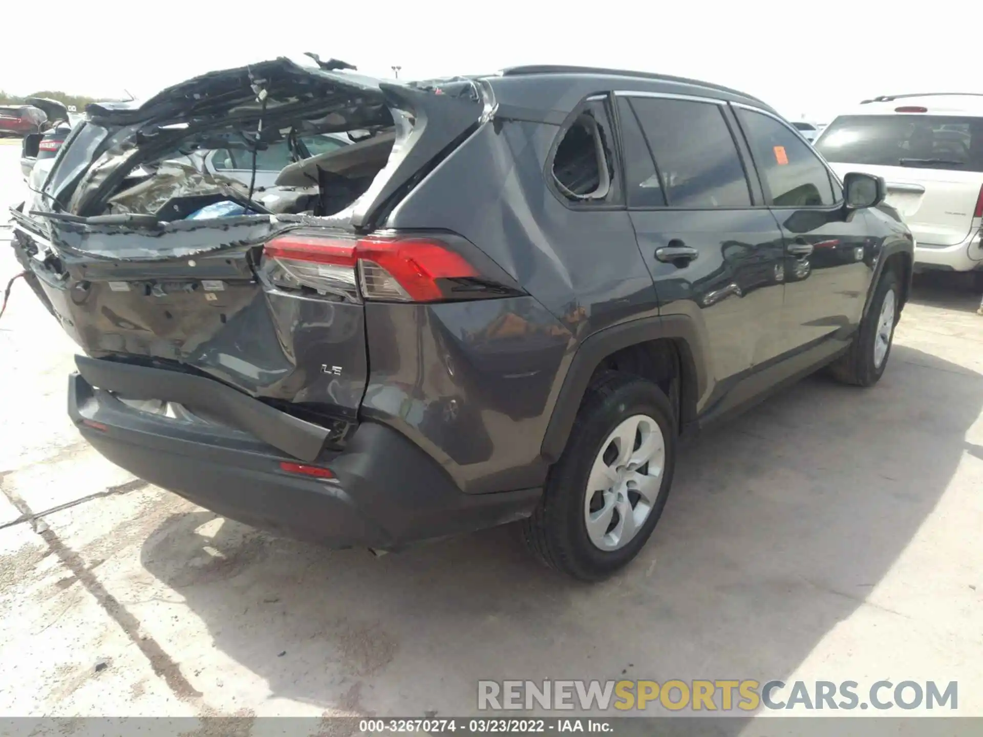 4 Photograph of a damaged car JTMH1RFV6KD039095 TOYOTA RAV4 2019