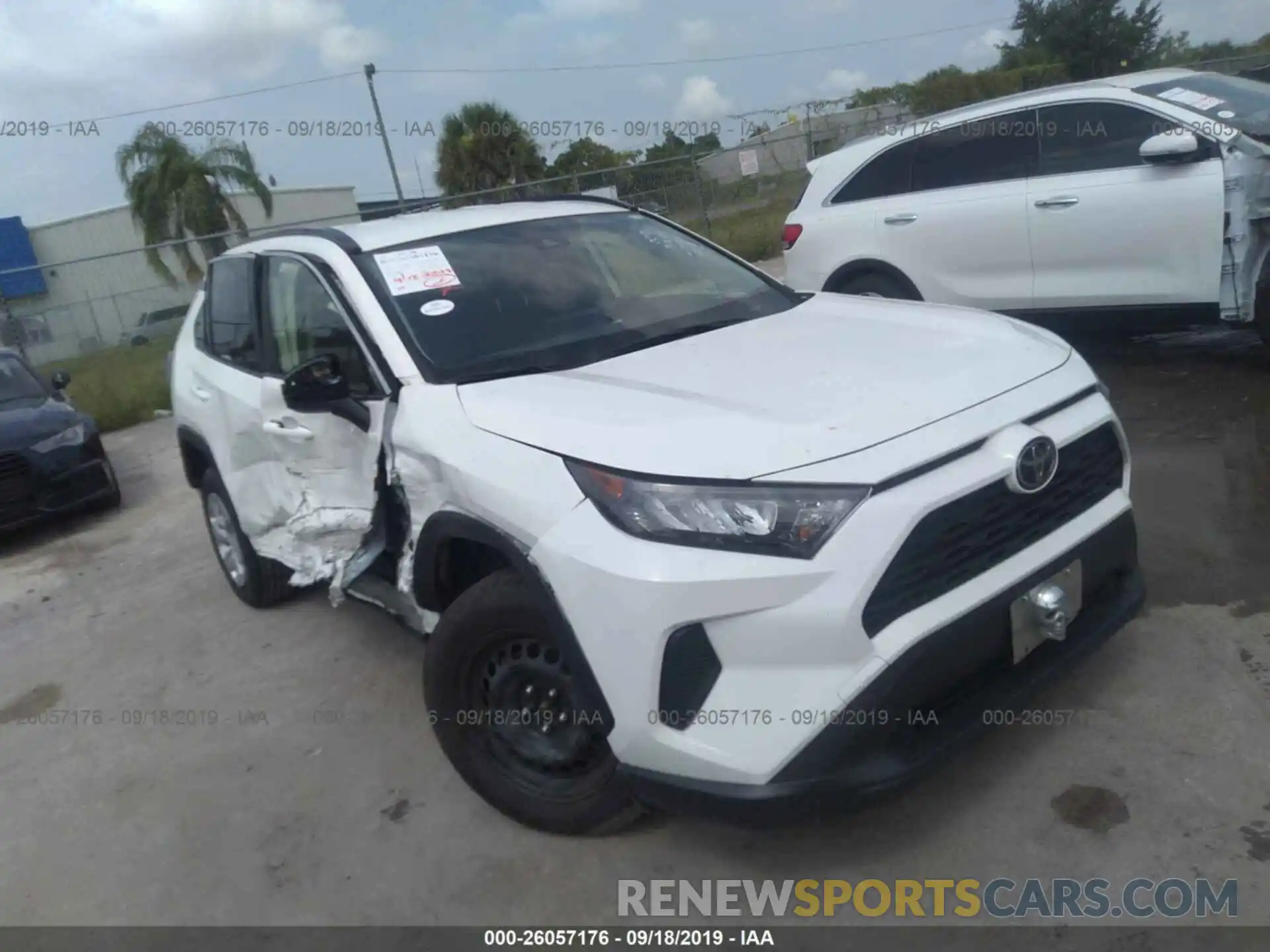 1 Photograph of a damaged car JTMH1RFV6KD501753 TOYOTA RAV4 2019