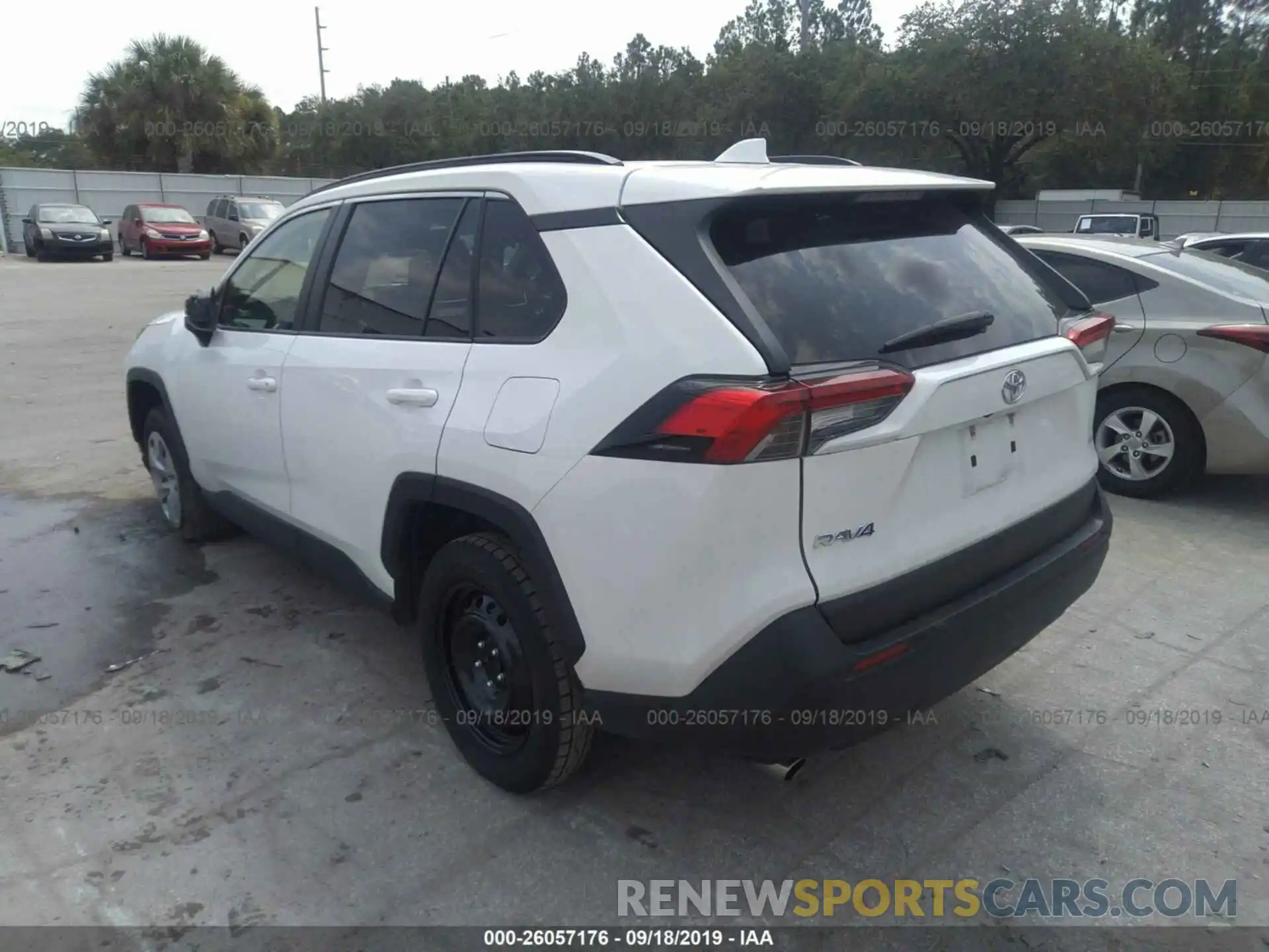 3 Photograph of a damaged car JTMH1RFV6KD501753 TOYOTA RAV4 2019