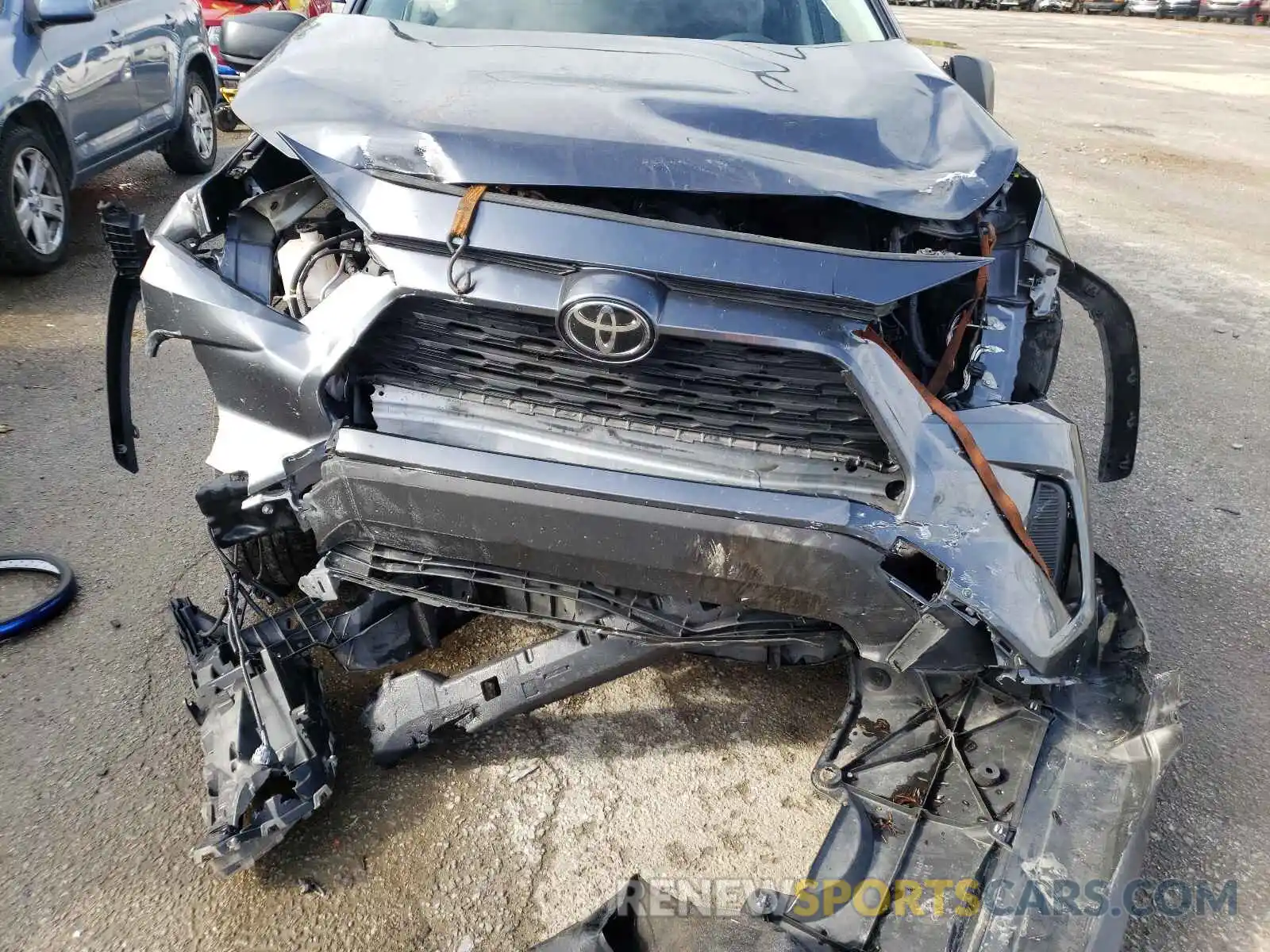 9 Photograph of a damaged car JTMH1RFV6KD504877 TOYOTA RAV4 2019