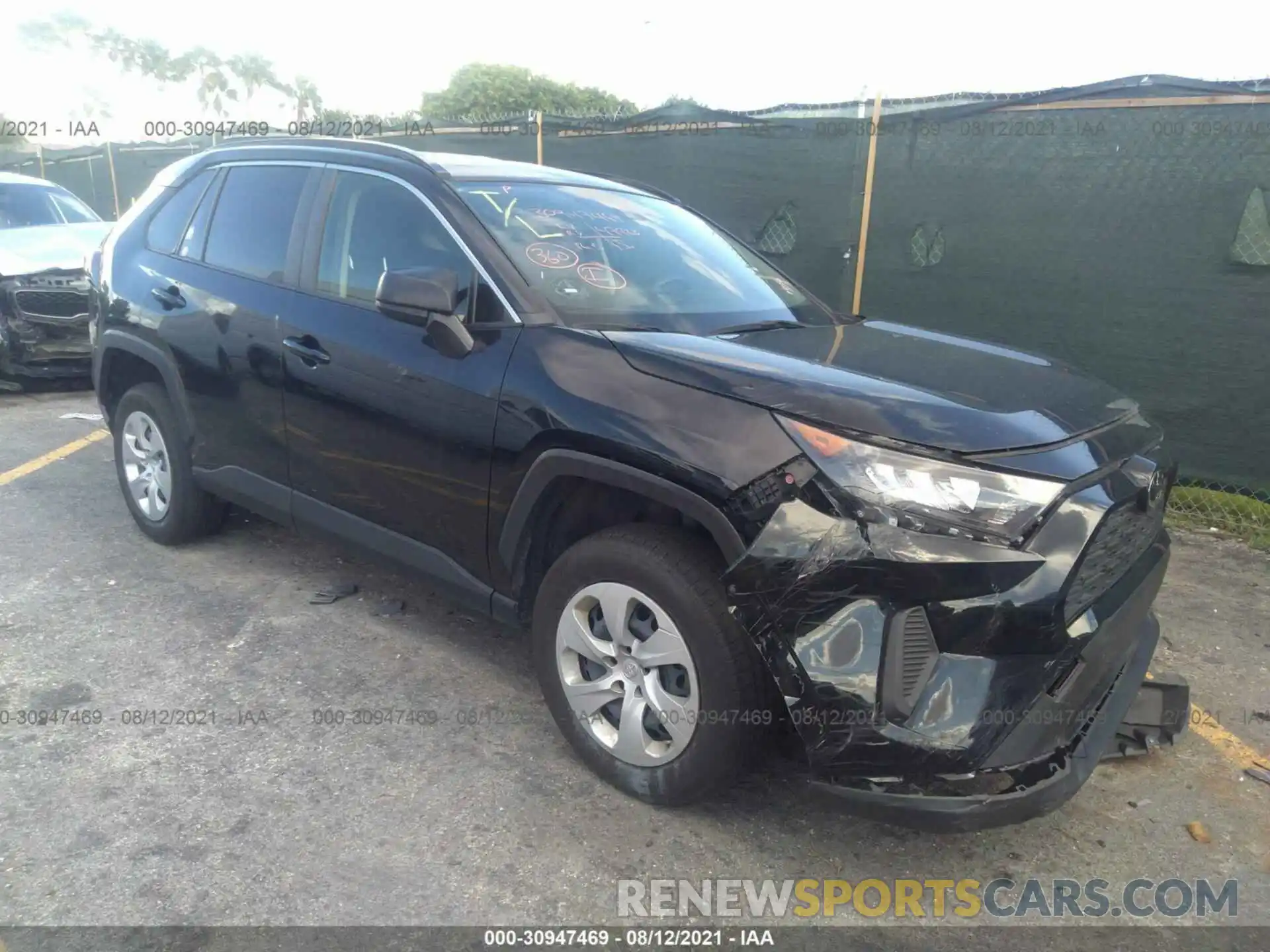 1 Photograph of a damaged car JTMH1RFV6KD506127 TOYOTA RAV4 2019