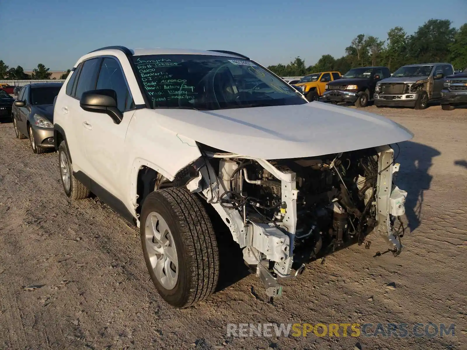 1 Photograph of a damaged car JTMH1RFV6KD506807 TOYOTA RAV4 2019