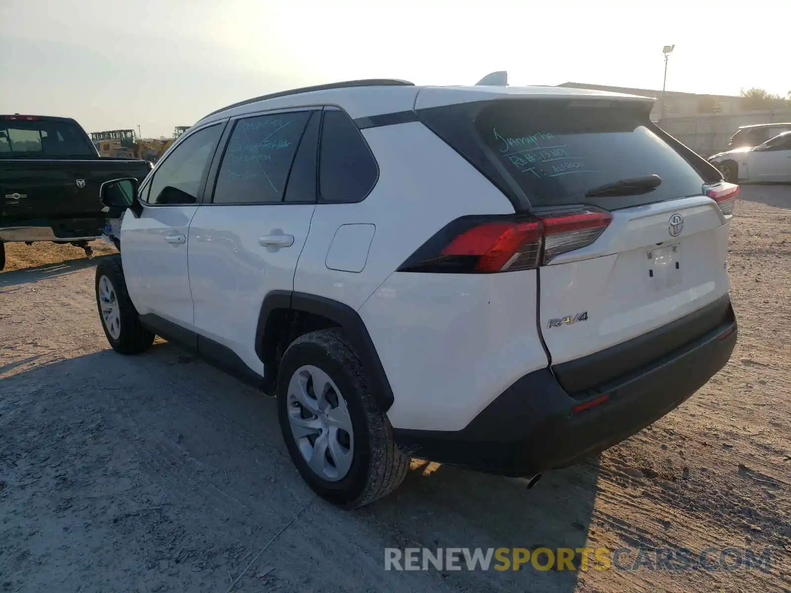 3 Photograph of a damaged car JTMH1RFV6KD506807 TOYOTA RAV4 2019