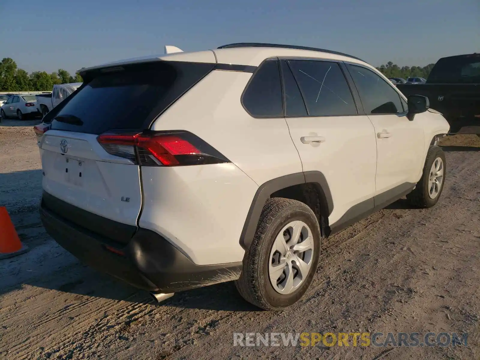 4 Photograph of a damaged car JTMH1RFV6KD506807 TOYOTA RAV4 2019