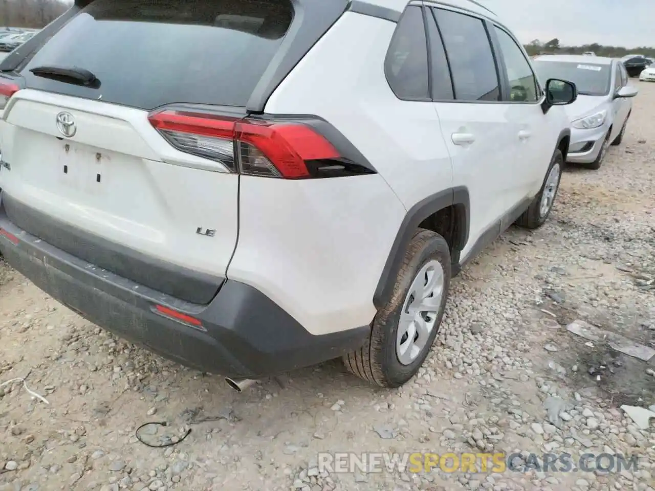 4 Photograph of a damaged car JTMH1RFV6KD507259 TOYOTA RAV4 2019