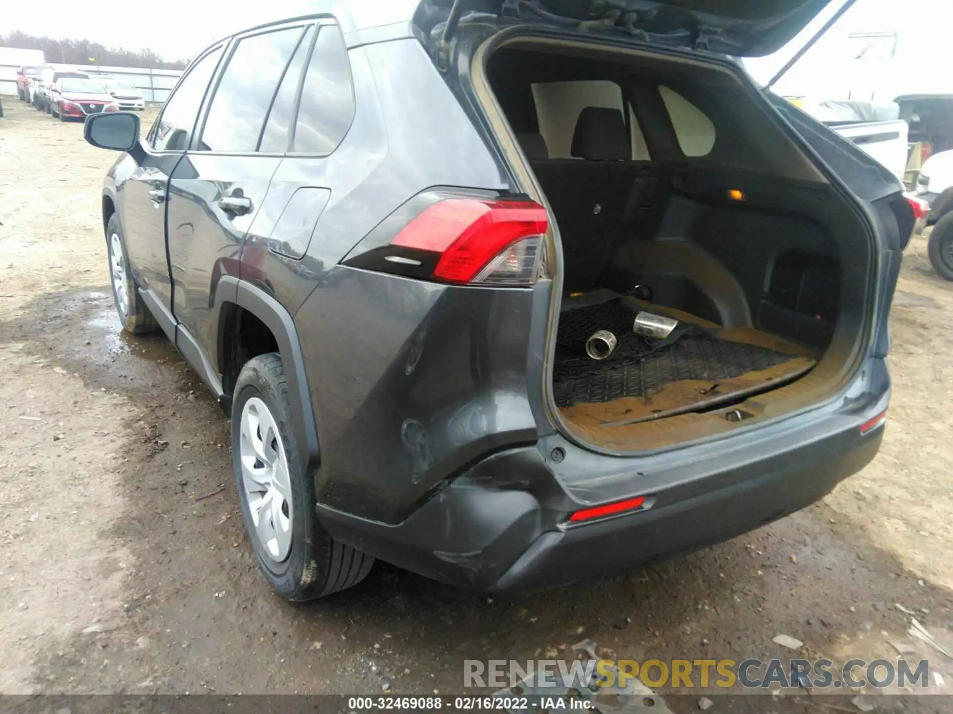 3 Photograph of a damaged car JTMH1RFV6KD510694 TOYOTA RAV4 2019