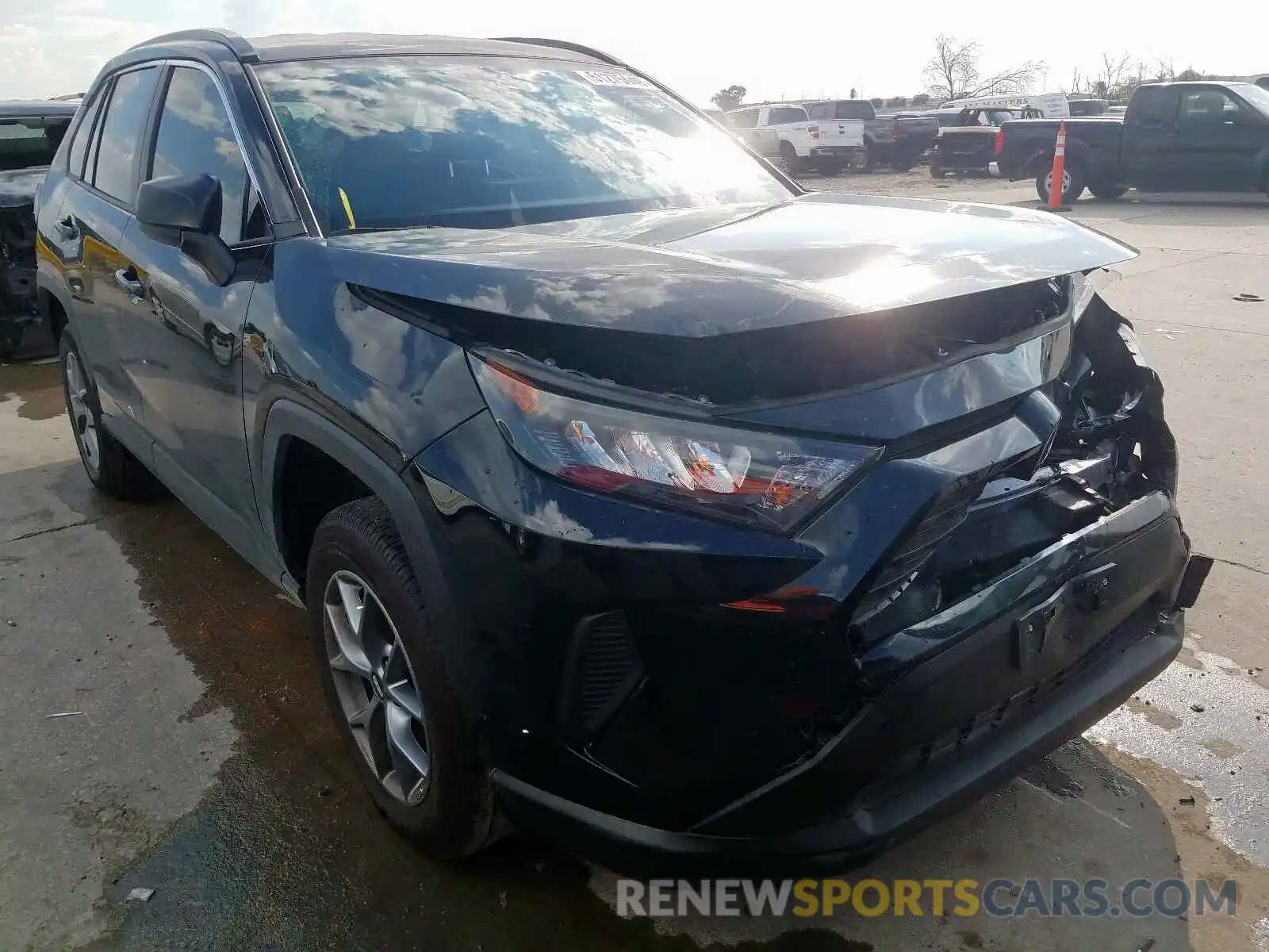 1 Photograph of a damaged car JTMH1RFV6KD511084 TOYOTA RAV4 2019