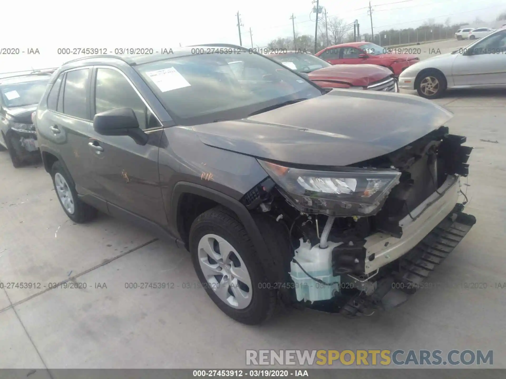 1 Photograph of a damaged car JTMH1RFV6KJ002825 TOYOTA RAV4 2019