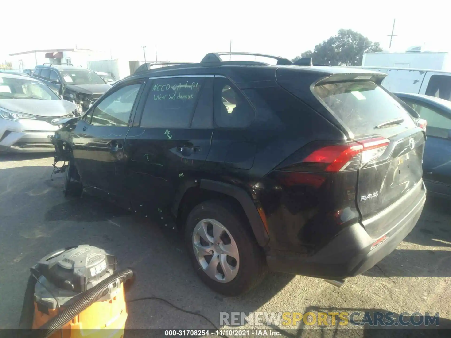 3 Photograph of a damaged car JTMH1RFV6KJ003117 TOYOTA RAV4 2019