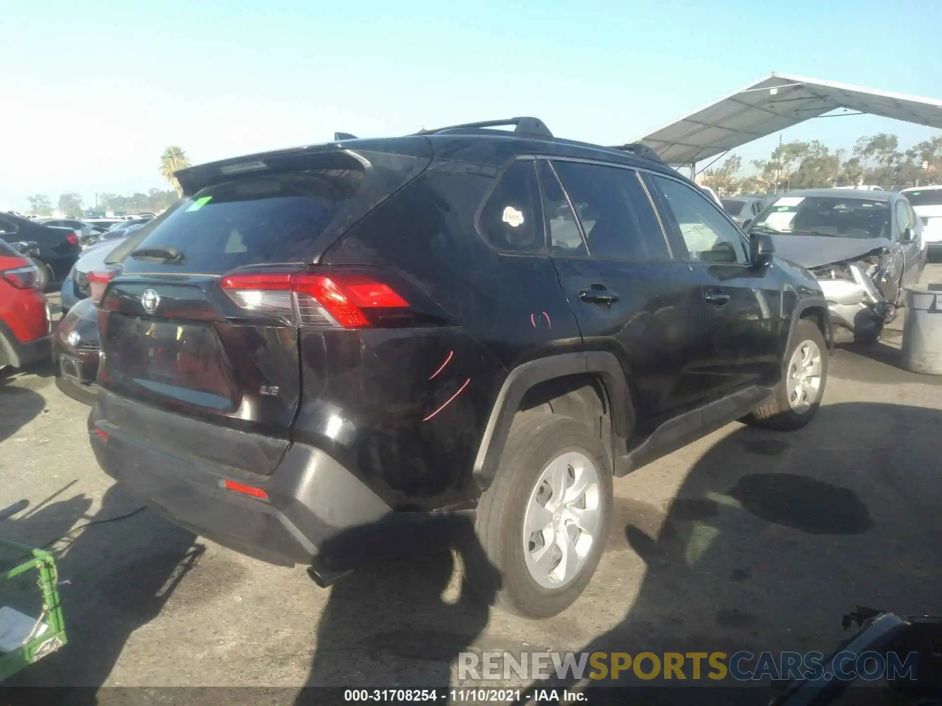 4 Photograph of a damaged car JTMH1RFV6KJ003117 TOYOTA RAV4 2019