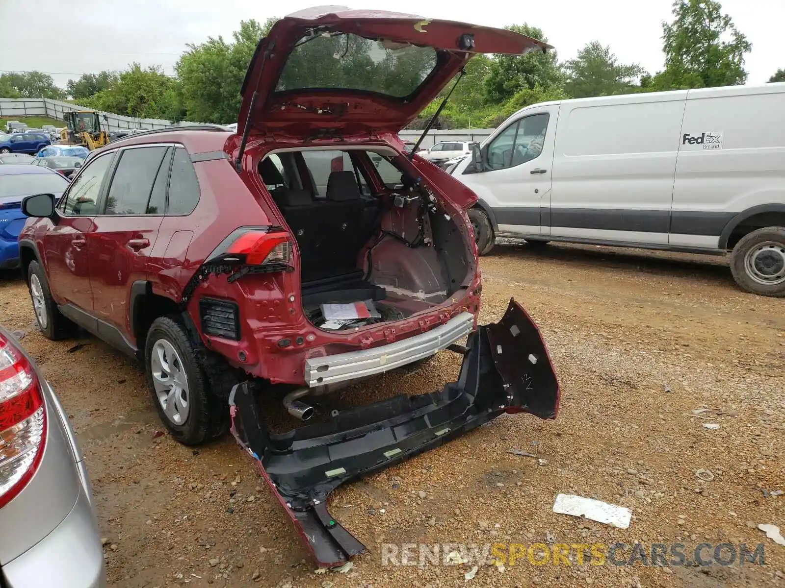 3 Photograph of a damaged car JTMH1RFV6KJ004395 TOYOTA RAV4 2019