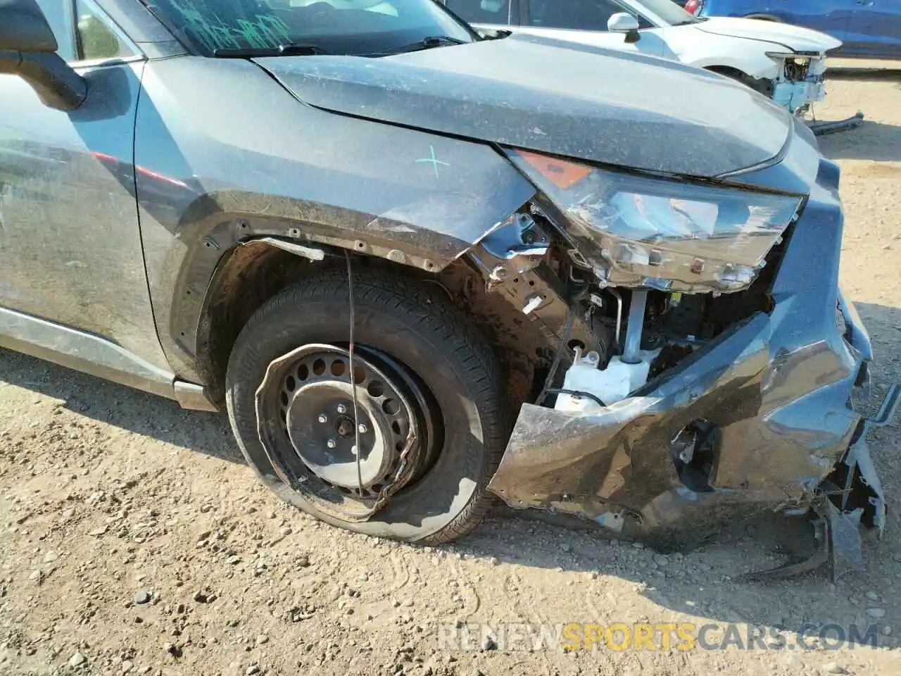 9 Photograph of a damaged car JTMH1RFV6KJ004641 TOYOTA RAV4 2019