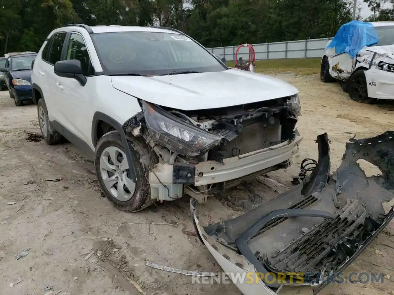 1 Photograph of a damaged car JTMH1RFV6KJ005921 TOYOTA RAV4 2019