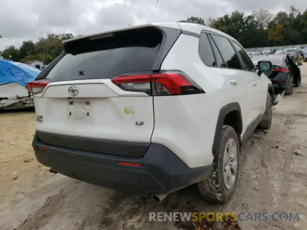 4 Photograph of a damaged car JTMH1RFV6KJ005921 TOYOTA RAV4 2019