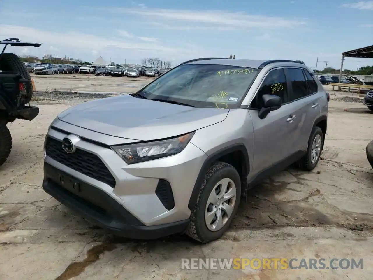 2 Photograph of a damaged car JTMH1RFV6KJ007247 TOYOTA RAV4 2019