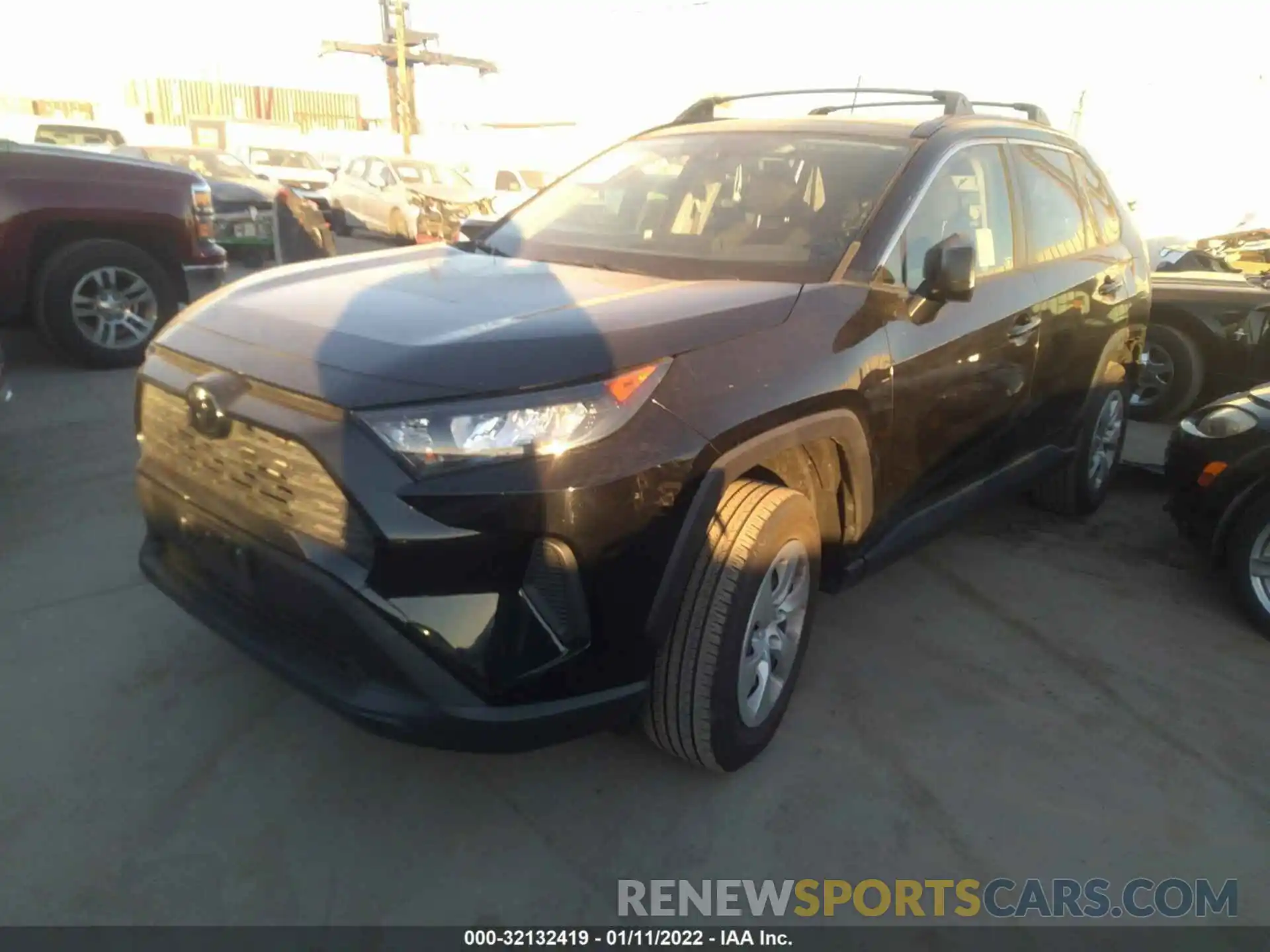 2 Photograph of a damaged car JTMH1RFV6KJ007927 TOYOTA RAV4 2019