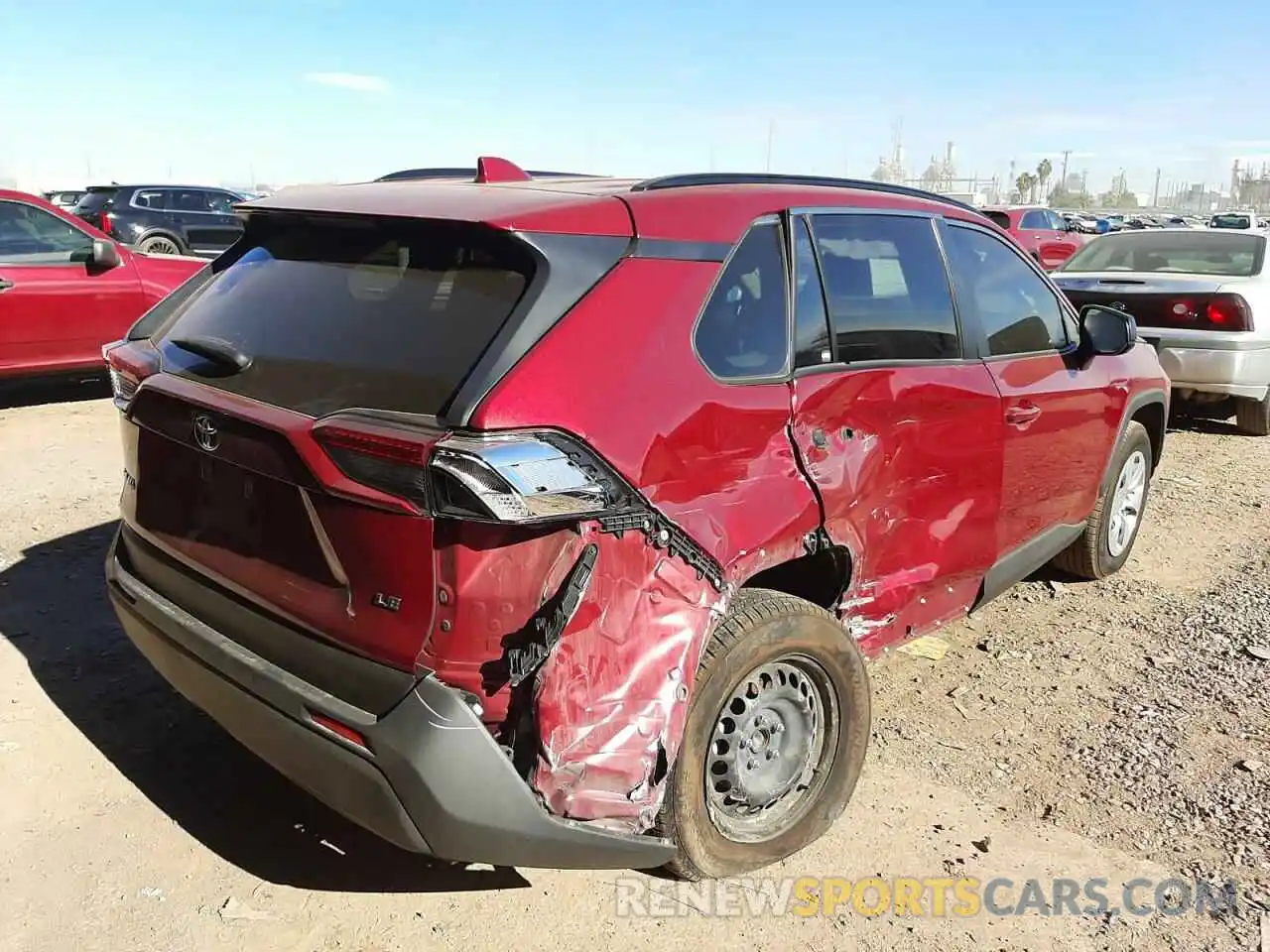 4 Photograph of a damaged car JTMH1RFV6KJ009399 TOYOTA RAV4 2019