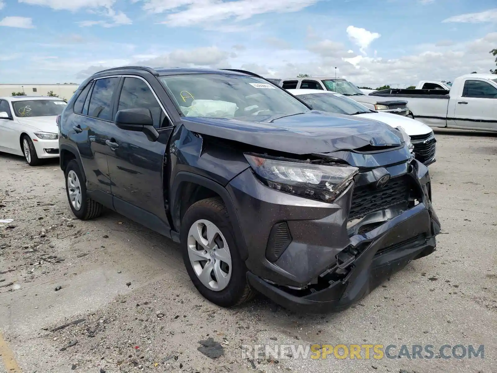 1 Photograph of a damaged car JTMH1RFV6KJ015106 TOYOTA RAV4 2019