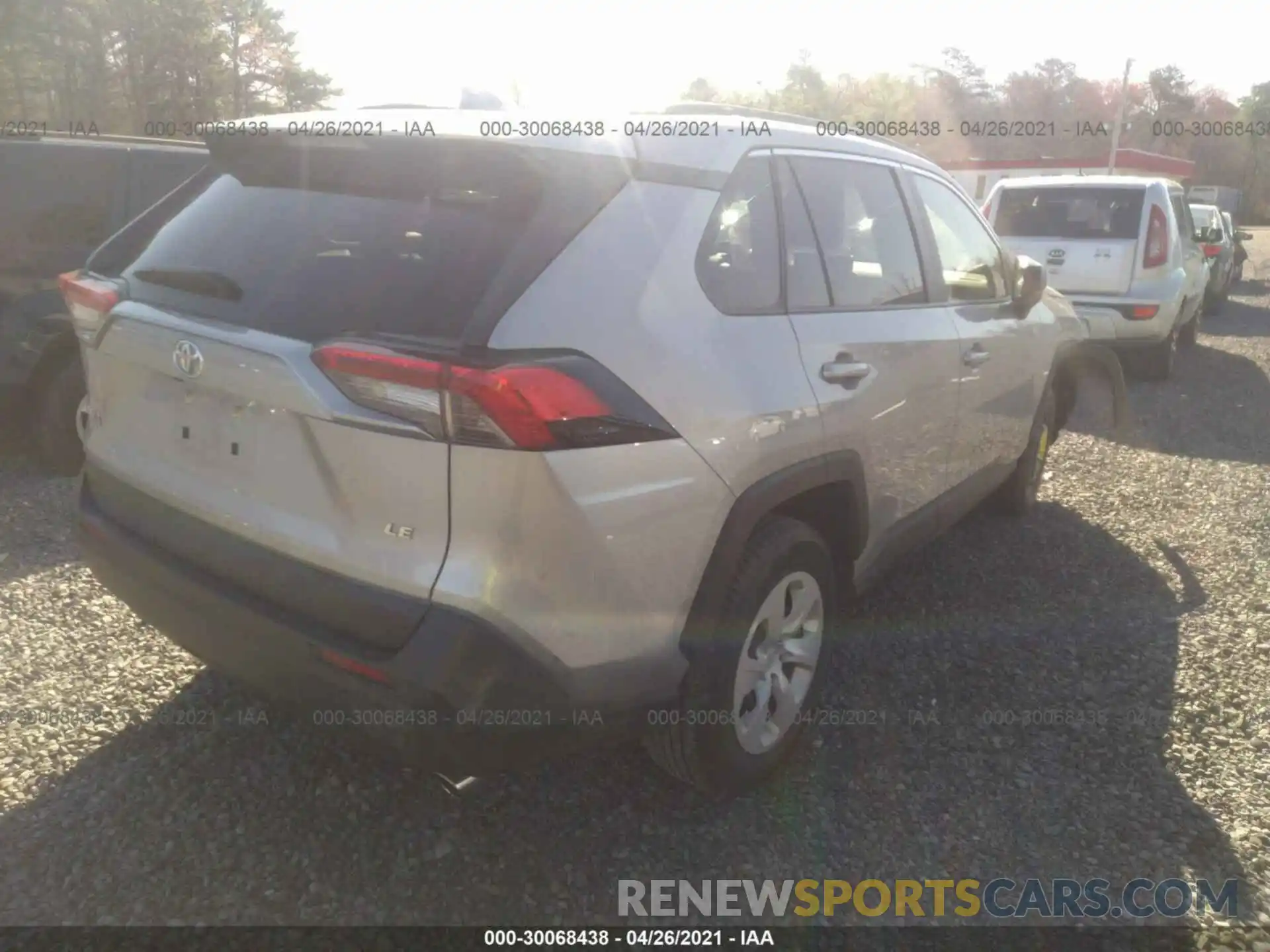 4 Photograph of a damaged car JTMH1RFV7KD007594 TOYOTA RAV4 2019