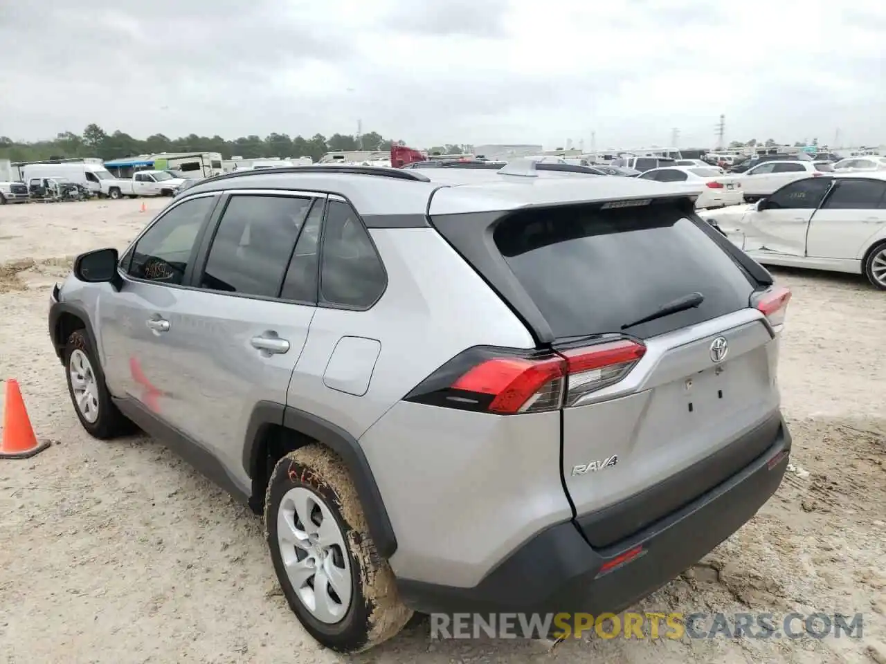 3 Photograph of a damaged car JTMH1RFV7KD010883 TOYOTA RAV4 2019