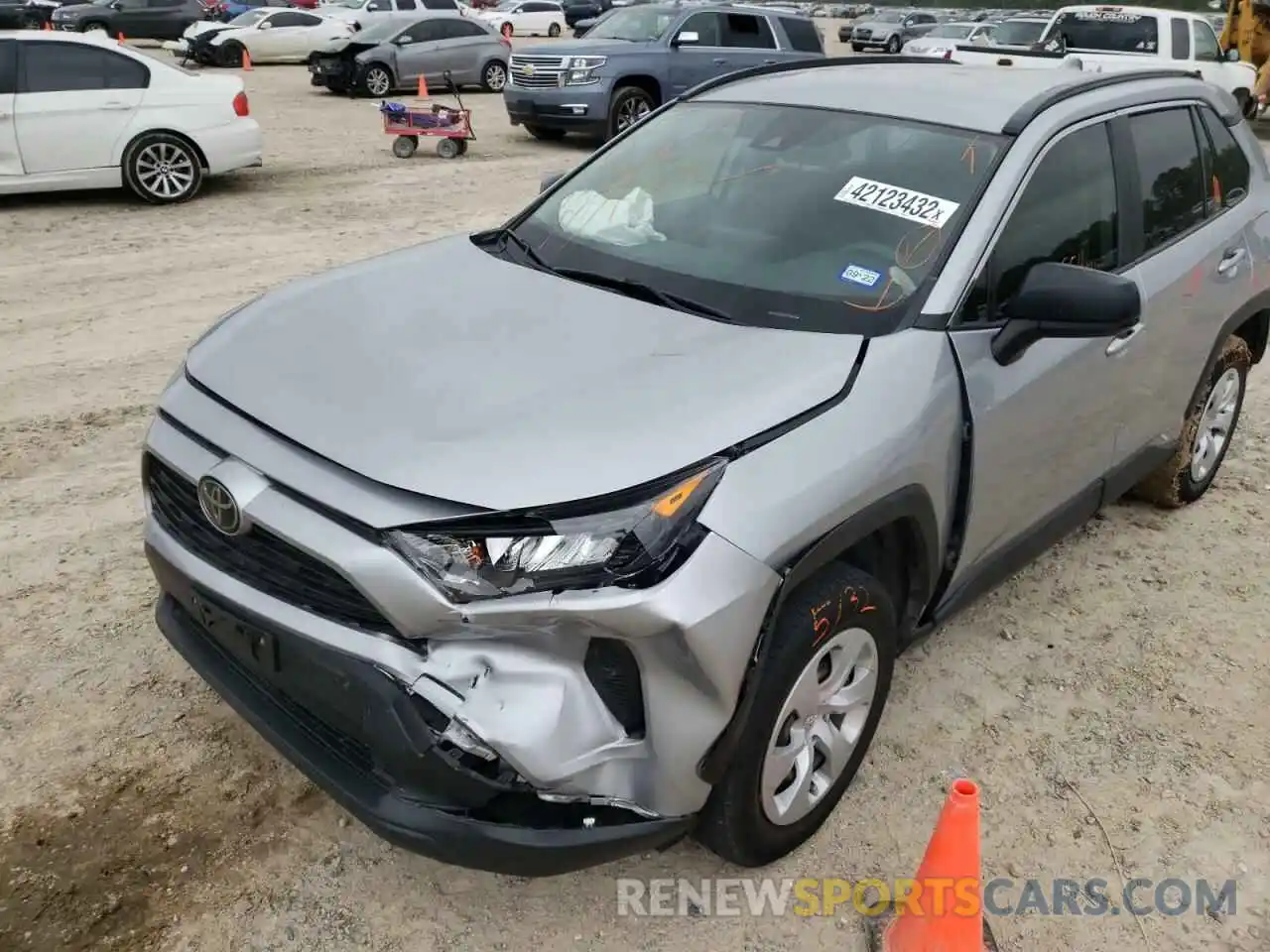 9 Photograph of a damaged car JTMH1RFV7KD010883 TOYOTA RAV4 2019