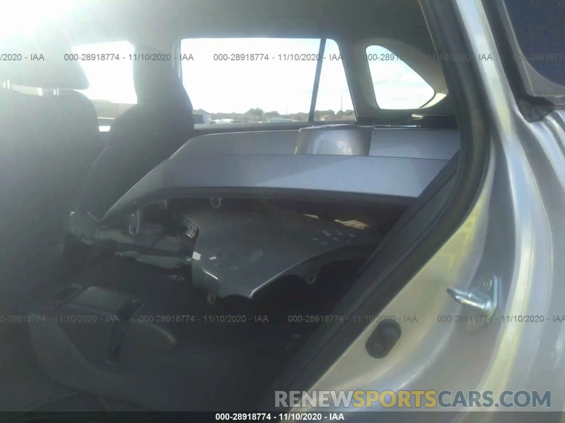 8 Photograph of a damaged car JTMH1RFV7KD012309 TOYOTA RAV4 2019