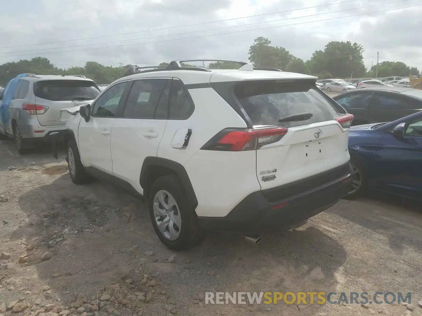 3 Photograph of a damaged car JTMH1RFV7KD014819 TOYOTA RAV4 2019