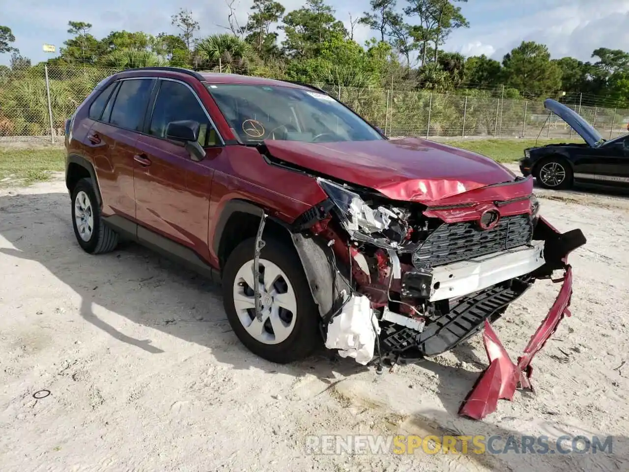 1 Photograph of a damaged car JTMH1RFV7KD016389 TOYOTA RAV4 2019