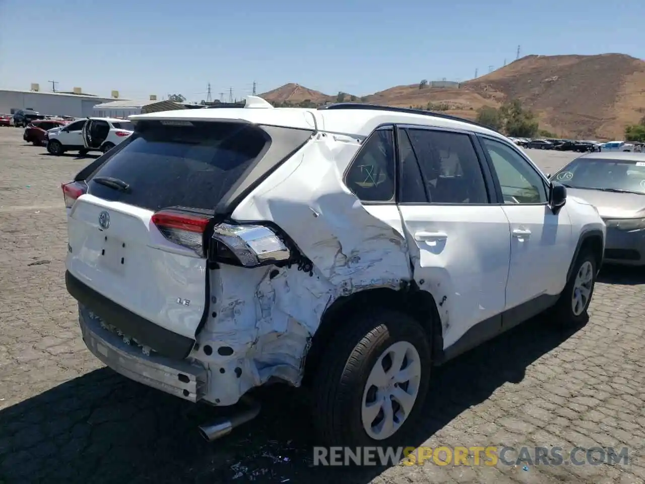 4 Photograph of a damaged car JTMH1RFV7KD500577 TOYOTA RAV4 2019