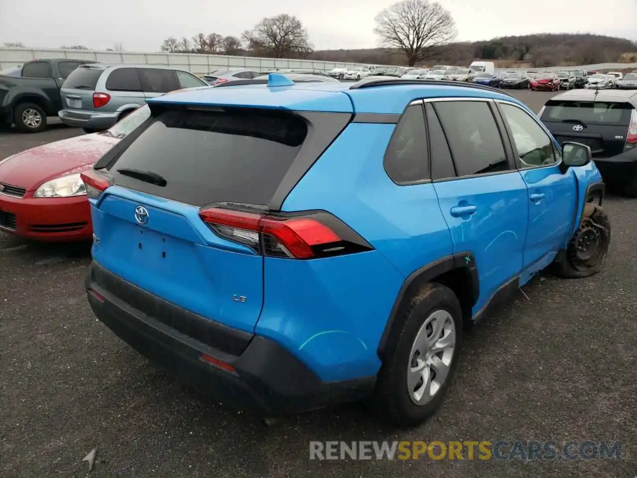 4 Photograph of a damaged car JTMH1RFV7KD506718 TOYOTA RAV4 2019