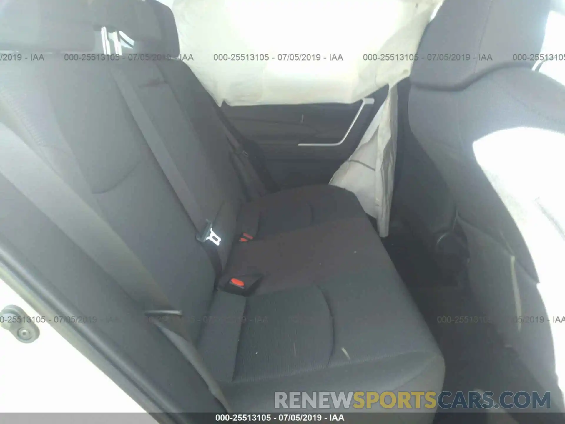 8 Фотография поврежденного автомобиля JTMH1RFV7KD508081 TOYOTA RAV4 2019