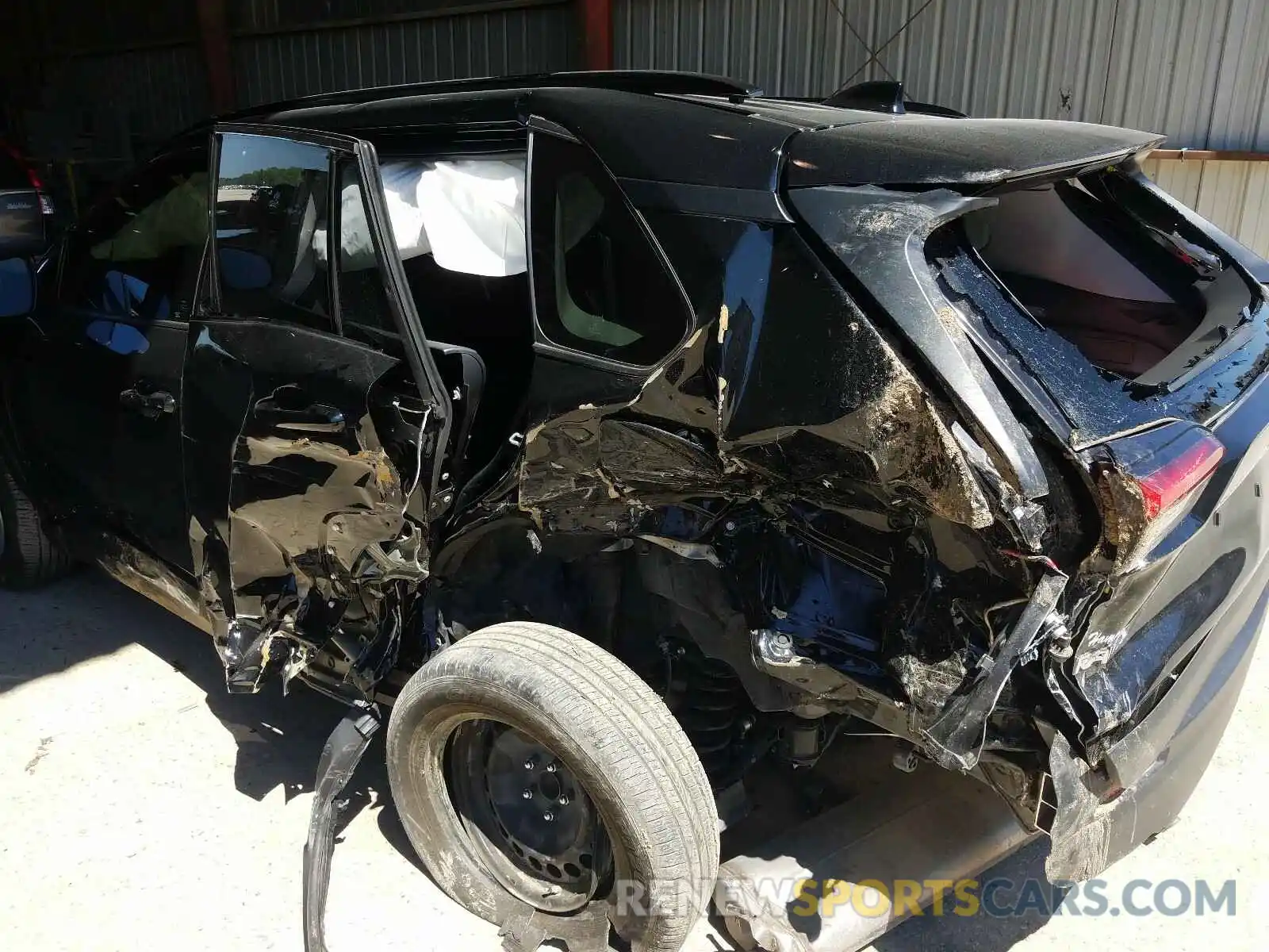 9 Photograph of a damaged car JTMH1RFV7KD516617 TOYOTA RAV4 2019