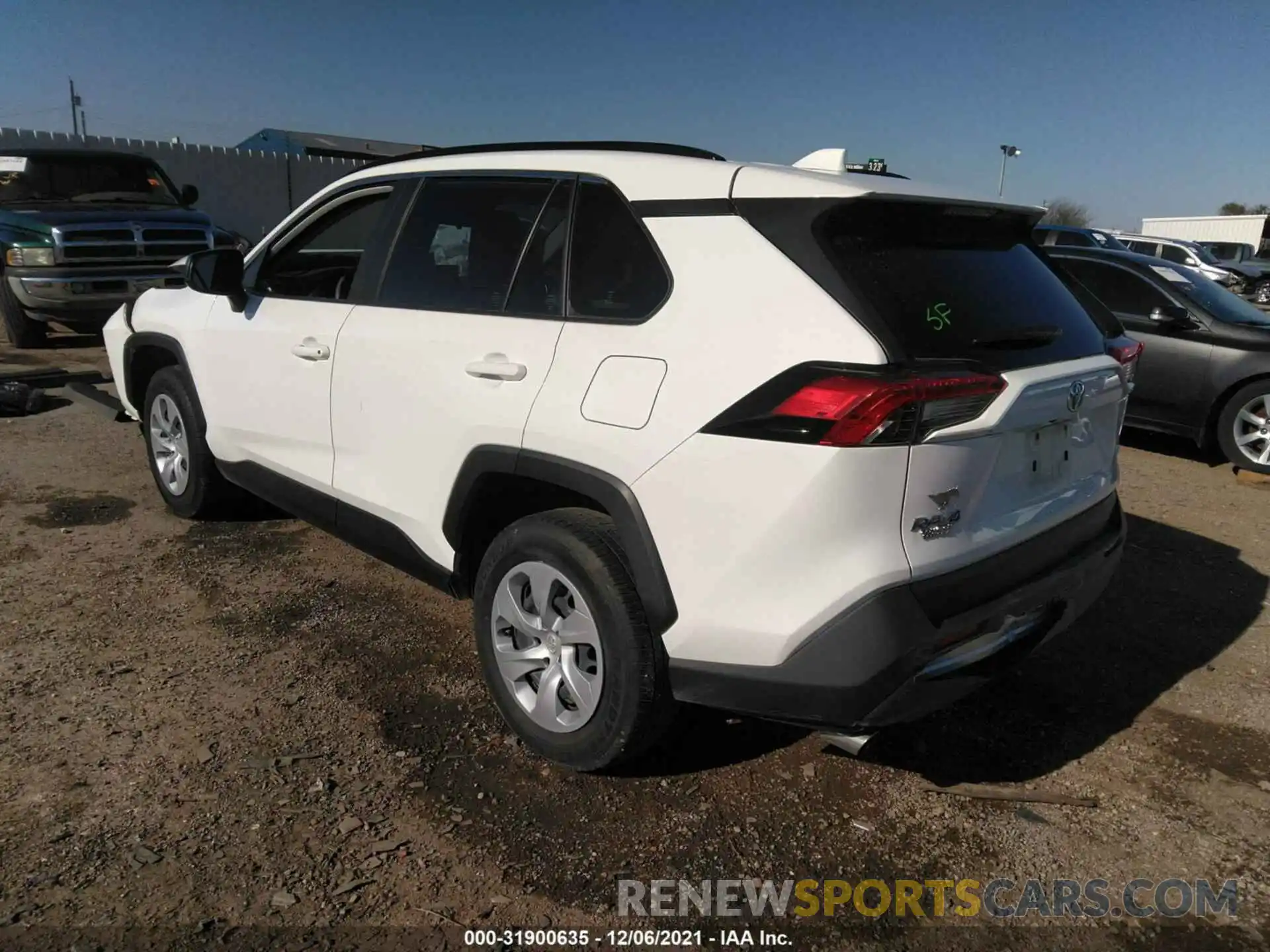 3 Фотография поврежденного автомобиля JTMH1RFV7KJ001490 TOYOTA RAV4 2019