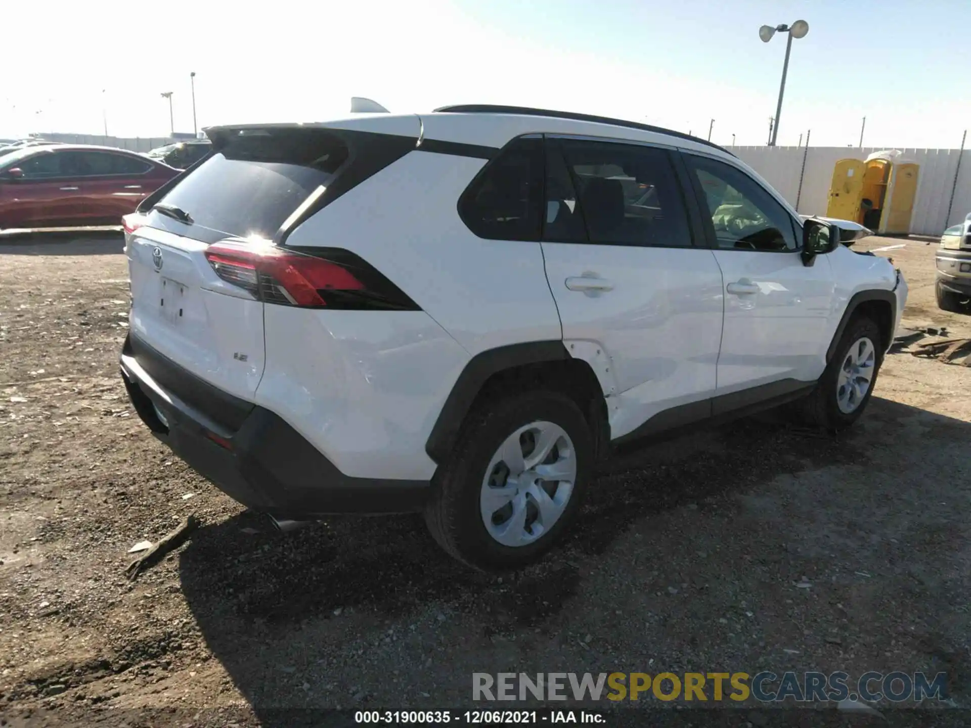 4 Фотография поврежденного автомобиля JTMH1RFV7KJ001490 TOYOTA RAV4 2019