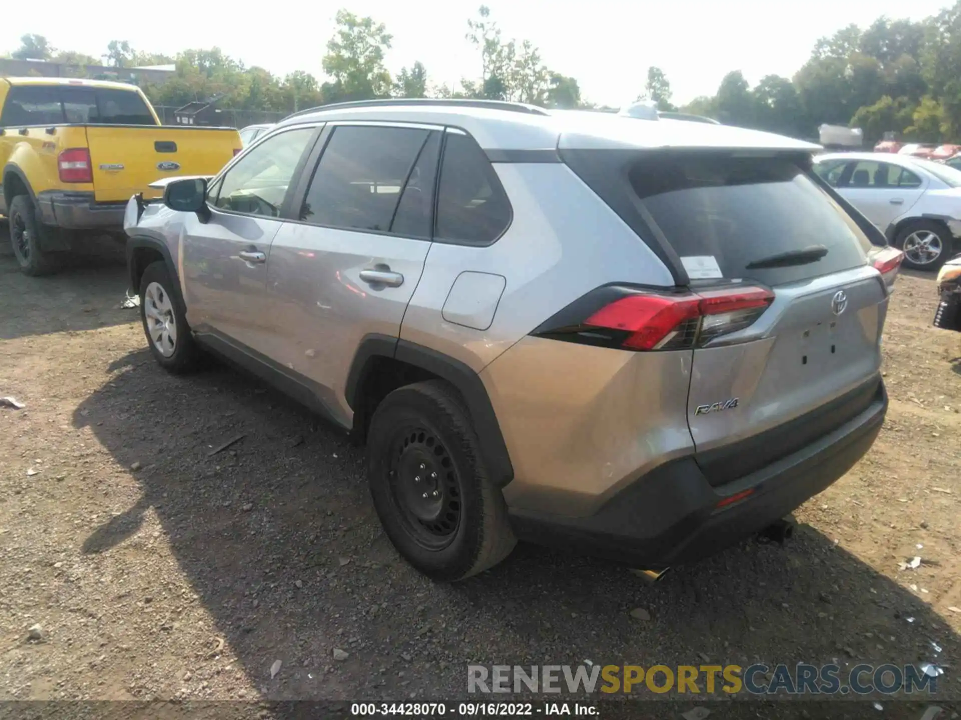 3 Photograph of a damaged car JTMH1RFV7KJ002297 TOYOTA RAV4 2019