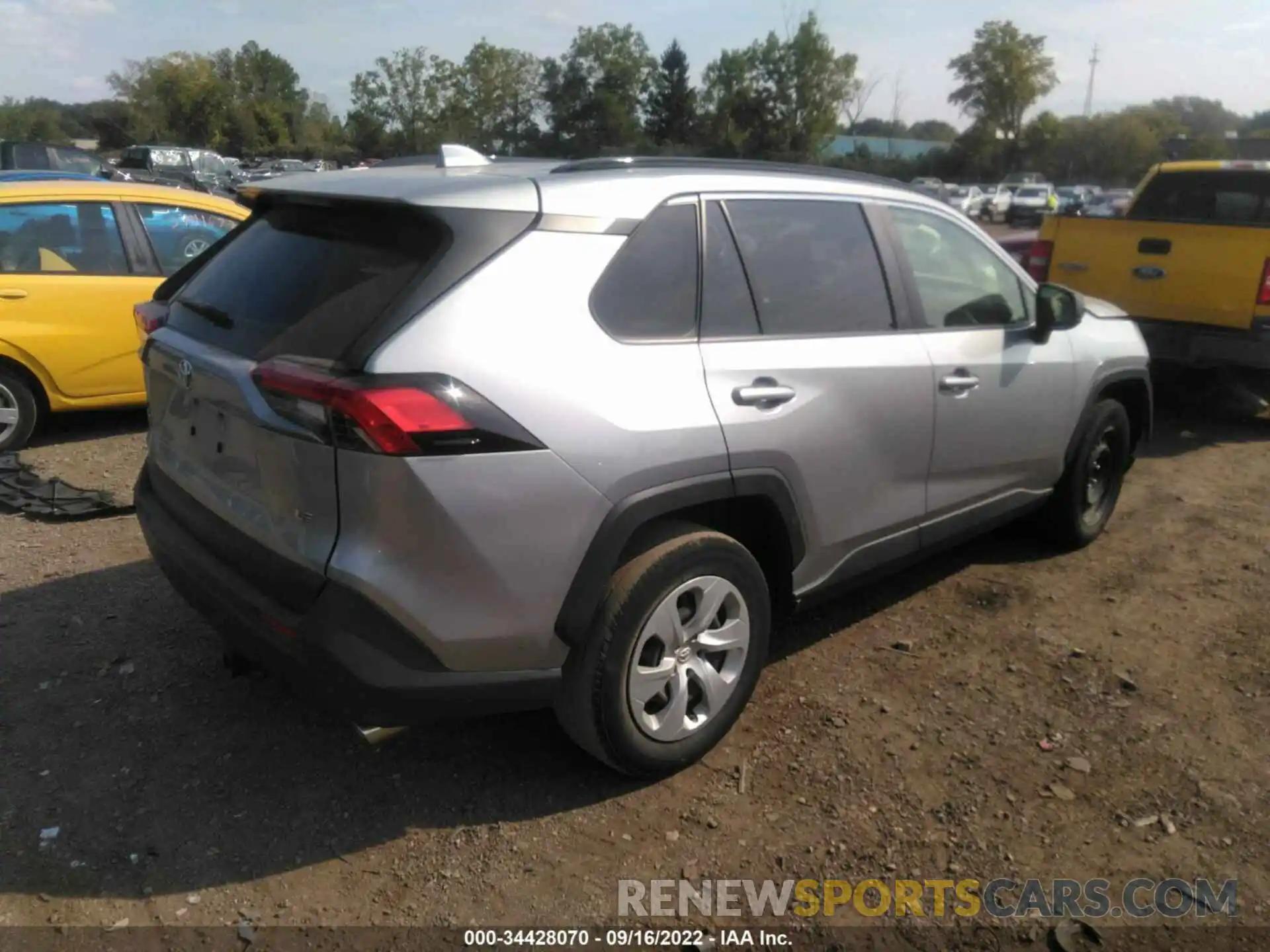 4 Photograph of a damaged car JTMH1RFV7KJ002297 TOYOTA RAV4 2019