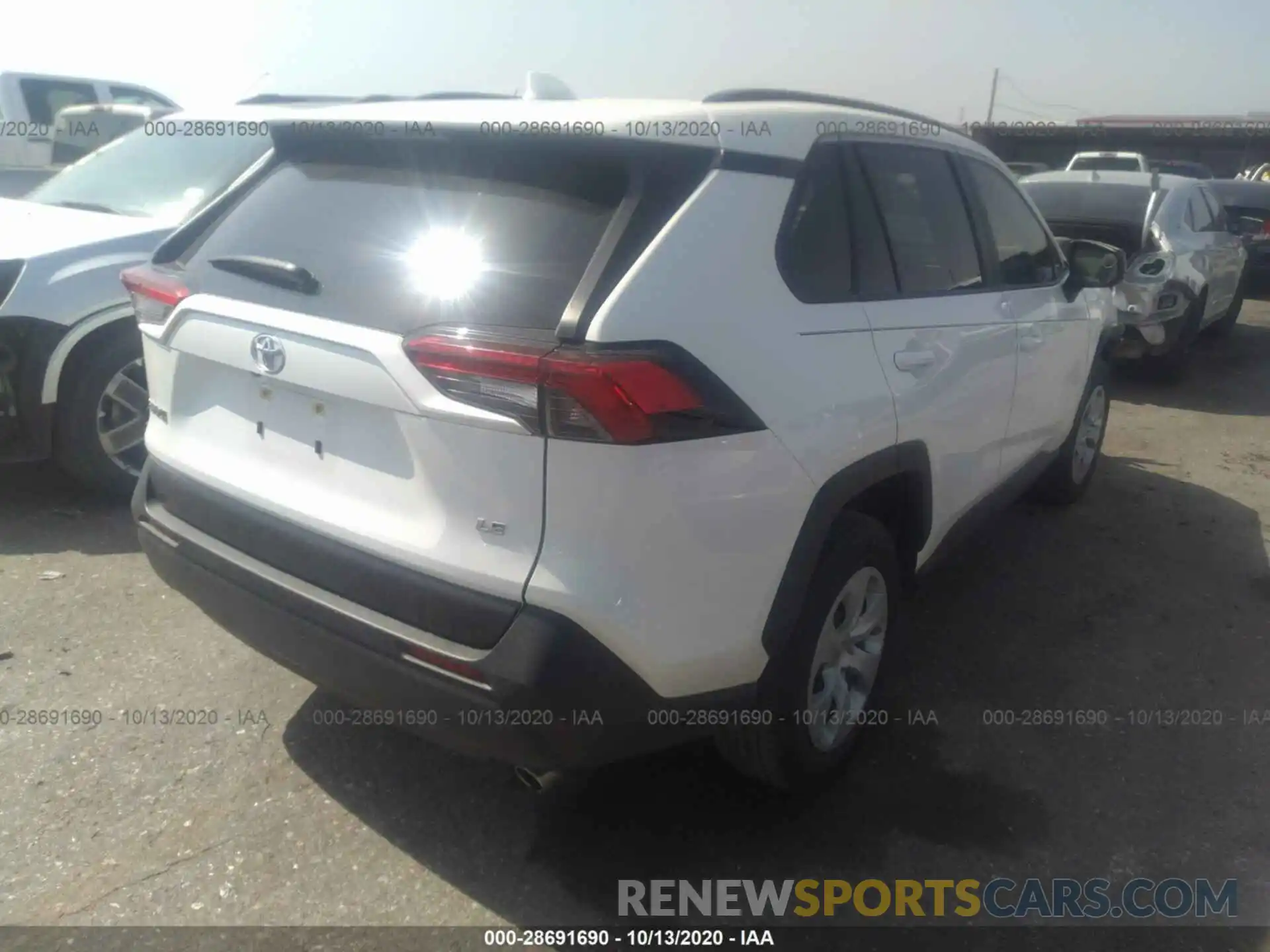 4 Фотография поврежденного автомобиля JTMH1RFV7KJ004468 TOYOTA RAV4 2019