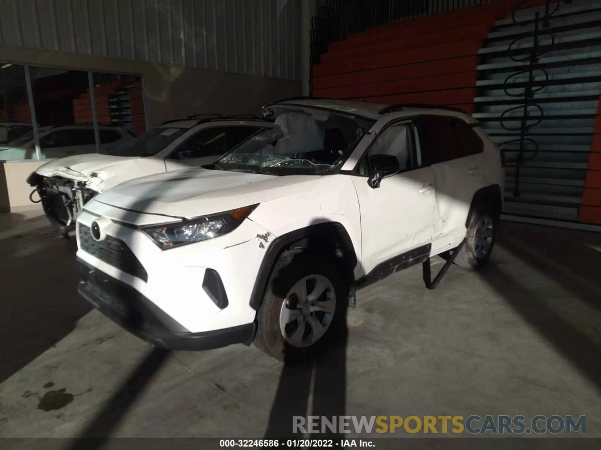 2 Photograph of a damaged car JTMH1RFV7KJ004664 TOYOTA RAV4 2019