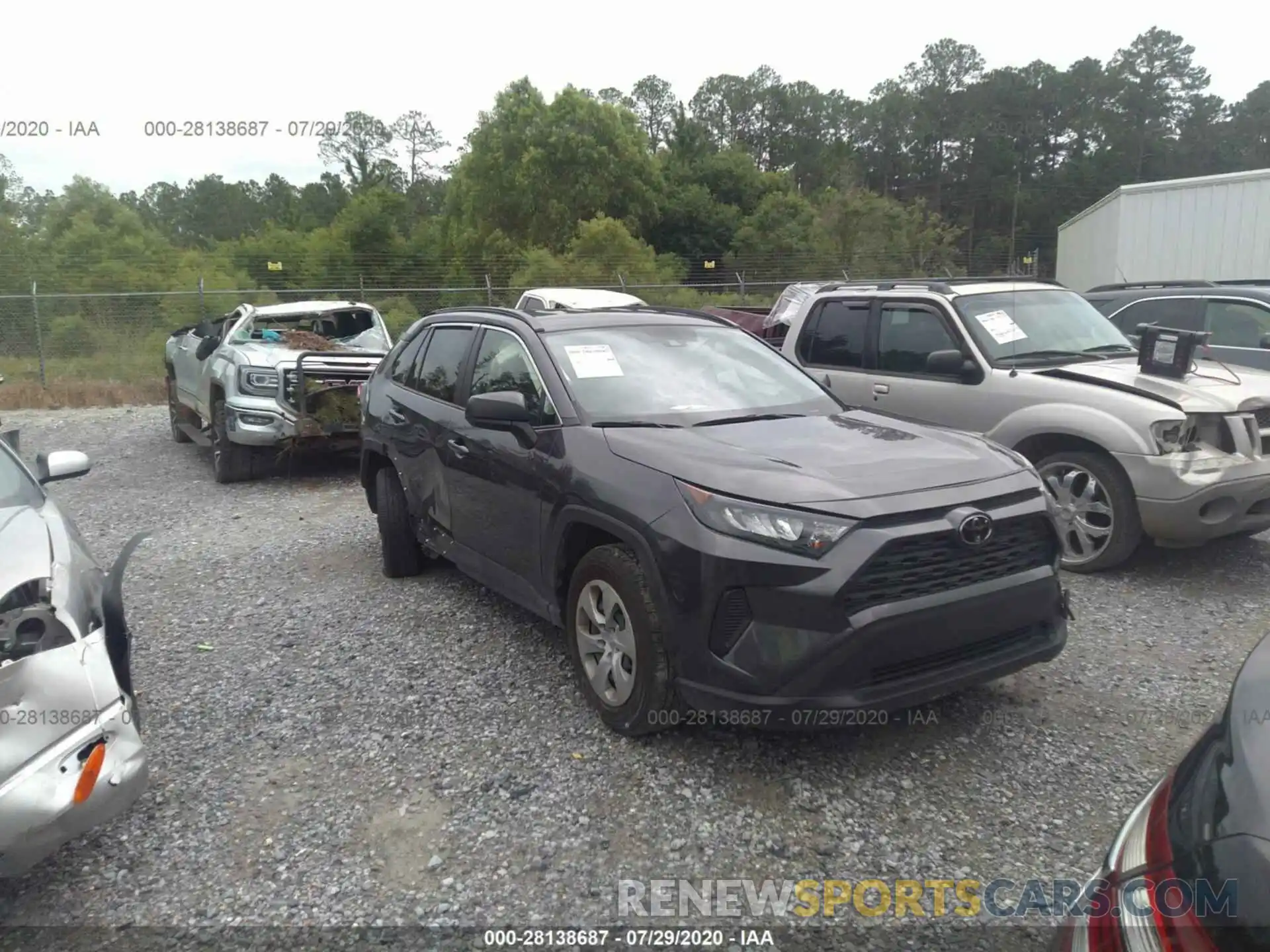 1 Photograph of a damaged car JTMH1RFV7KJ004809 TOYOTA RAV4 2019