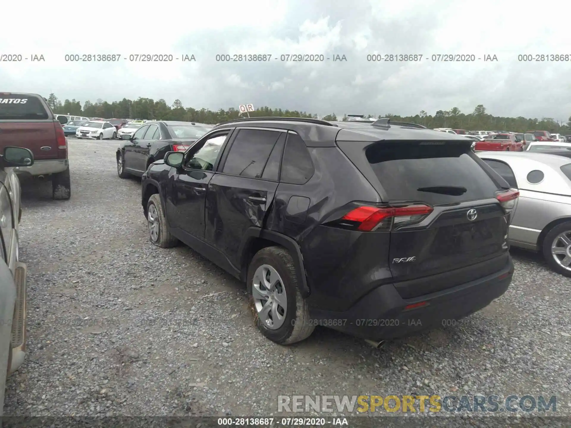 3 Photograph of a damaged car JTMH1RFV7KJ004809 TOYOTA RAV4 2019