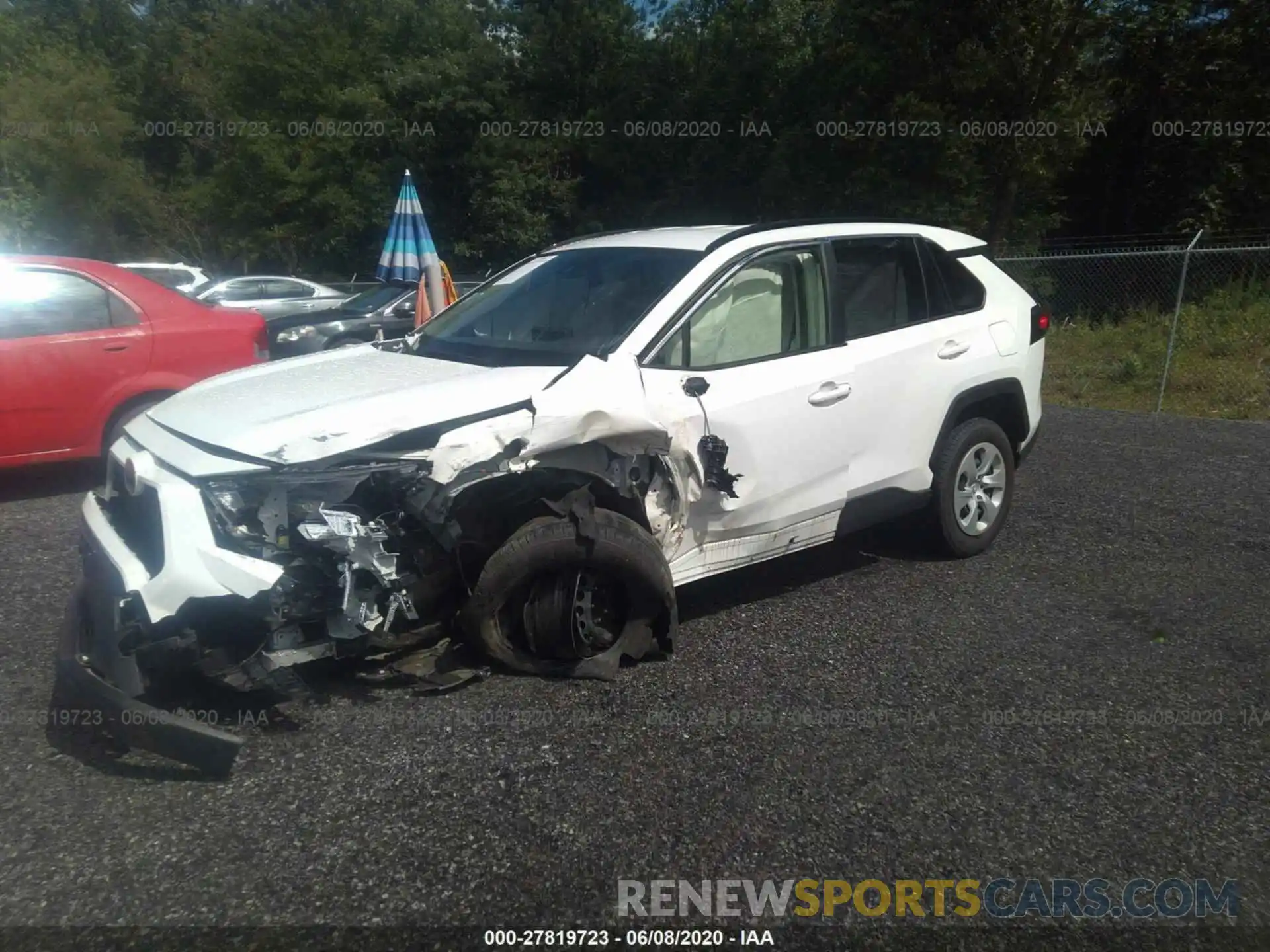 2 Photograph of a damaged car JTMH1RFV7KJ005166 TOYOTA RAV4 2019