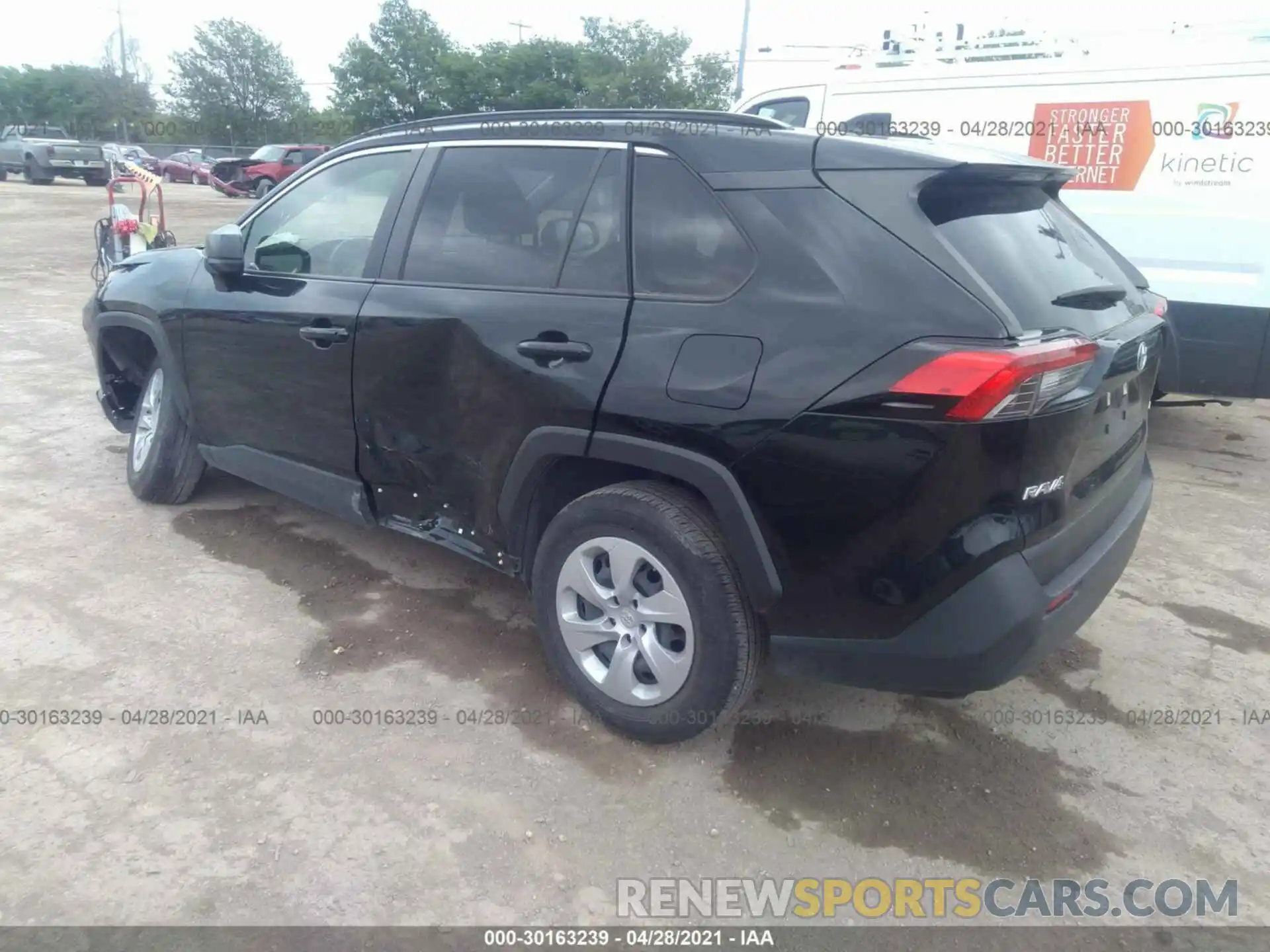 3 Photograph of a damaged car JTMH1RFV7KJ006124 TOYOTA RAV4 2019