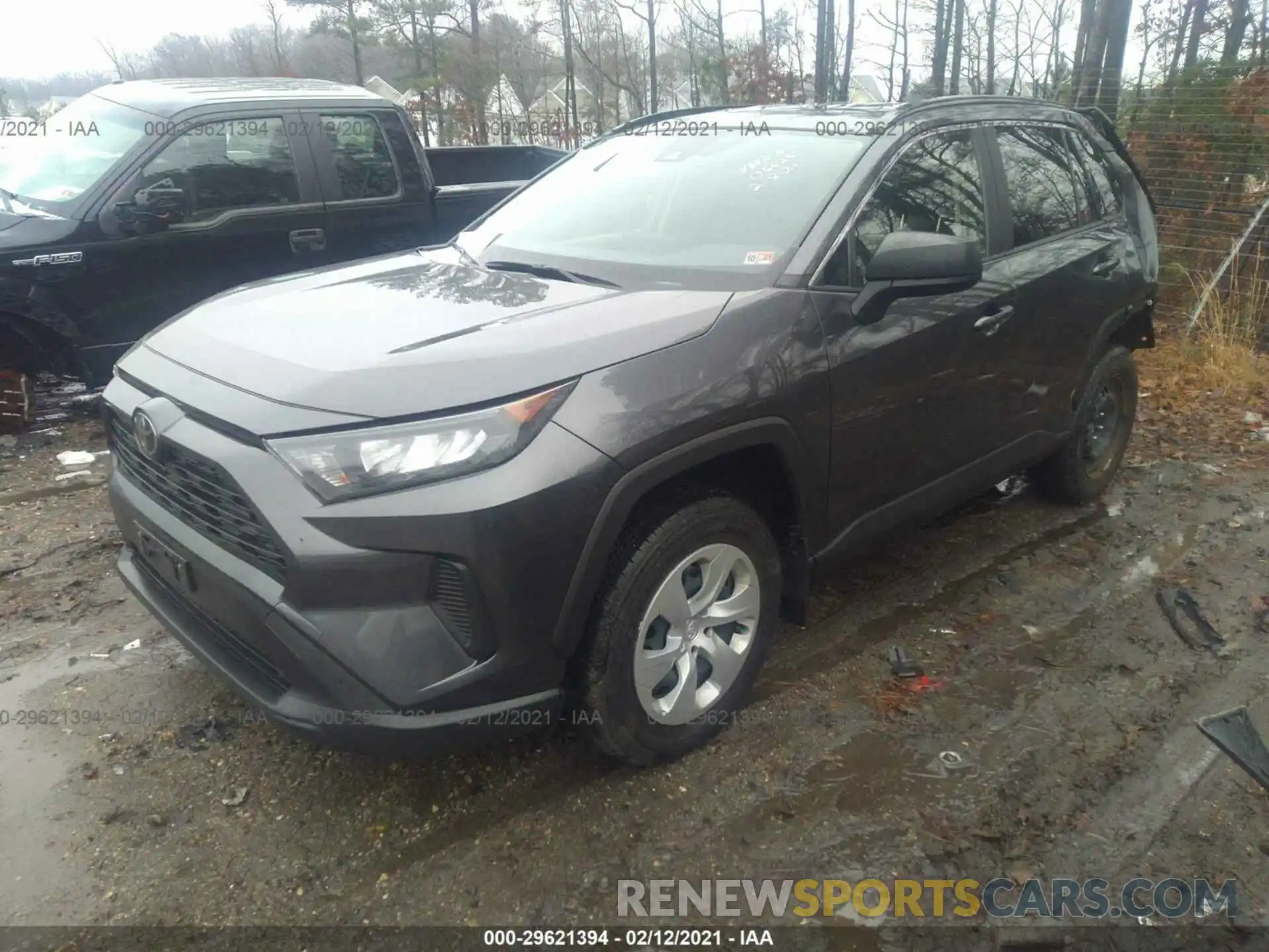 2 Photograph of a damaged car JTMH1RFV7KJ006625 TOYOTA RAV4 2019