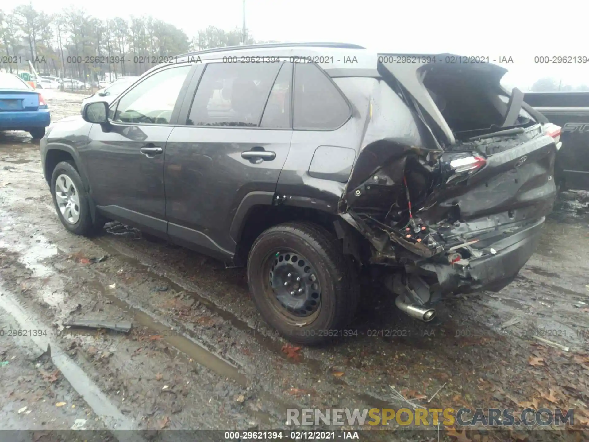 3 Photograph of a damaged car JTMH1RFV7KJ006625 TOYOTA RAV4 2019