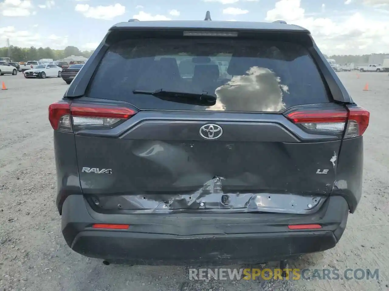 9 Photograph of a damaged car JTMH1RFV7KJ008844 TOYOTA RAV4 2019