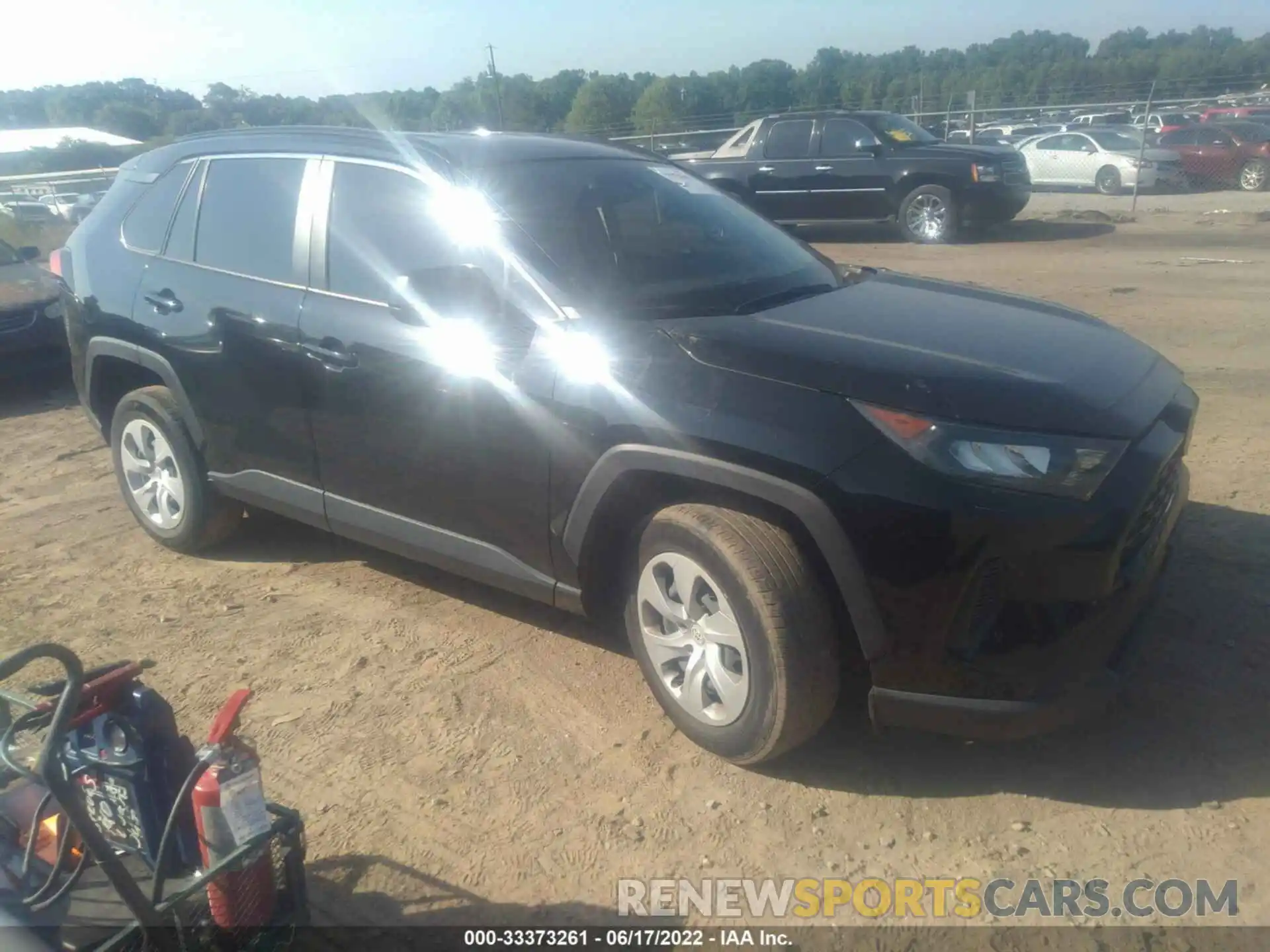 1 Photograph of a damaged car JTMH1RFV7KJ014479 TOYOTA RAV4 2019