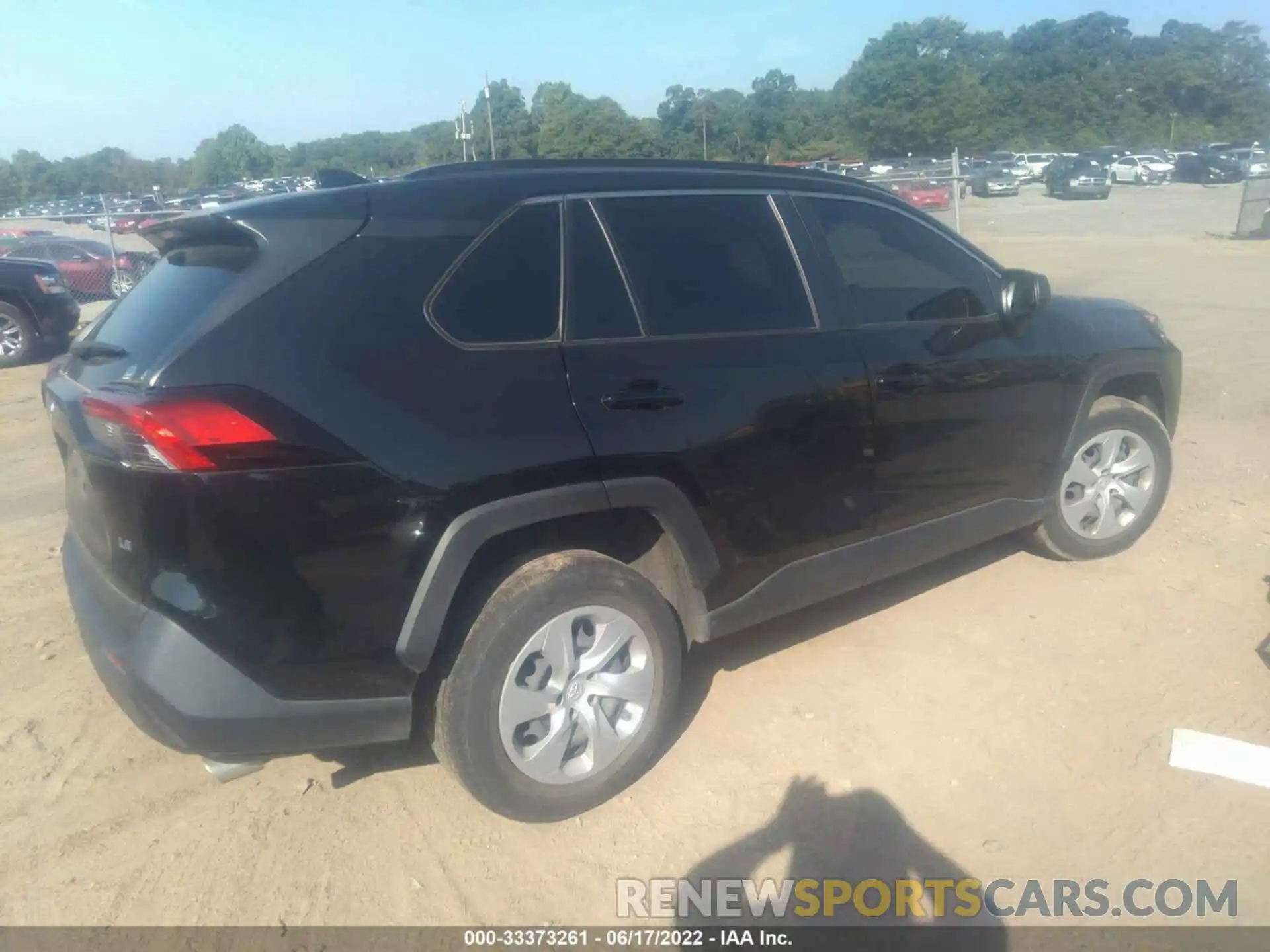 4 Photograph of a damaged car JTMH1RFV7KJ014479 TOYOTA RAV4 2019