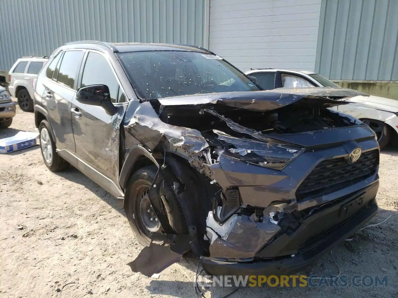 1 Photograph of a damaged car JTMH1RFV7KJ016359 TOYOTA RAV4 2019