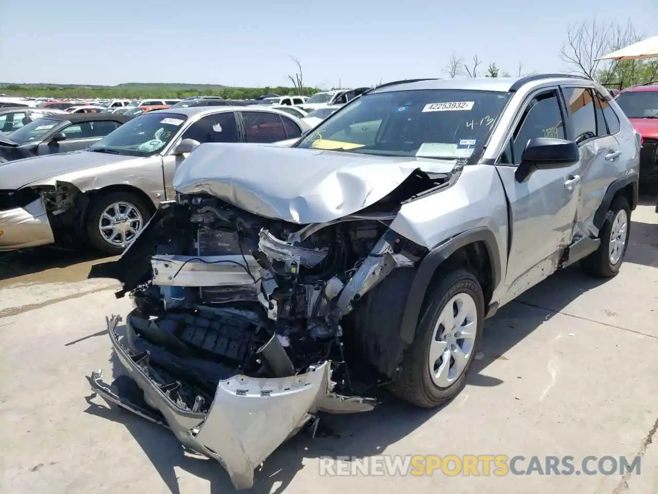 2 Photograph of a damaged car JTMH1RFV7KJ016944 TOYOTA RAV4 2019