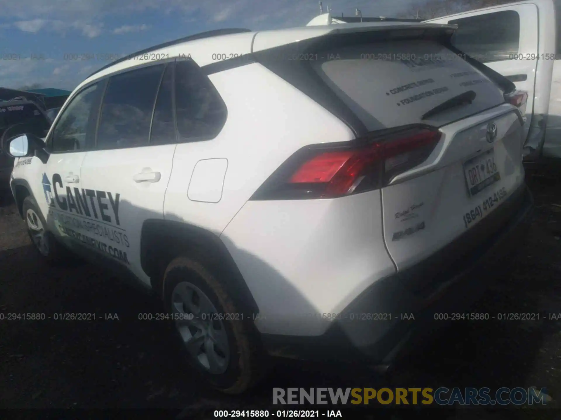 3 Photograph of a damaged car JTMH1RFV8KD005725 TOYOTA RAV4 2019